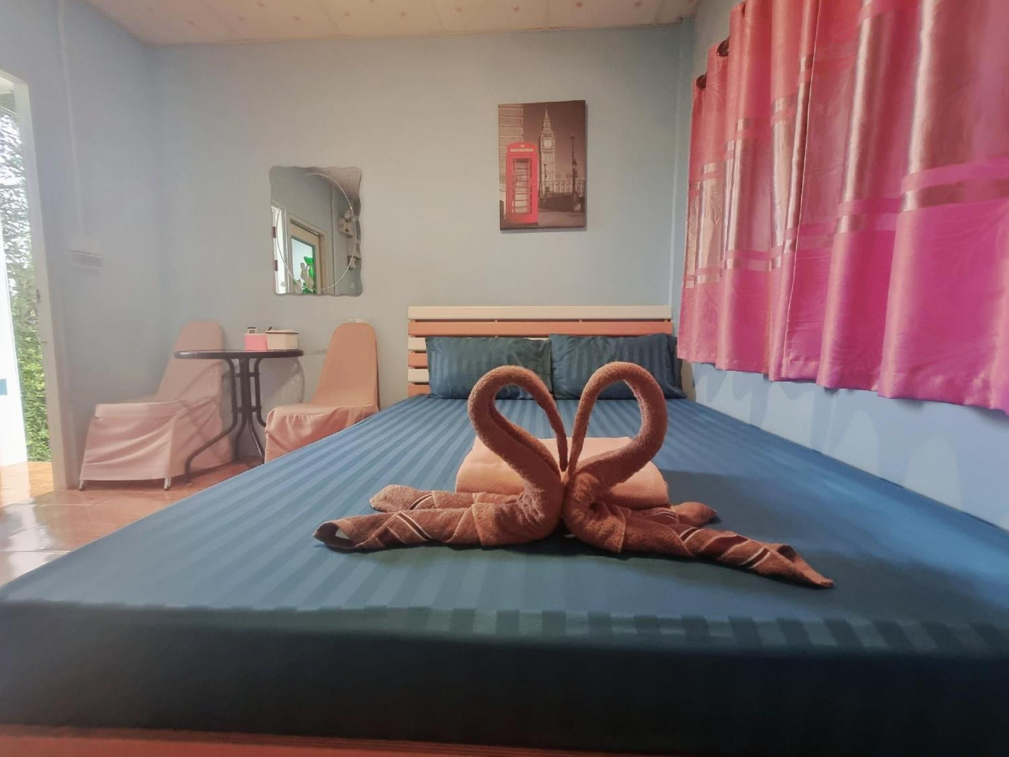 In Love Resort Chai Nat Екстериор снимка