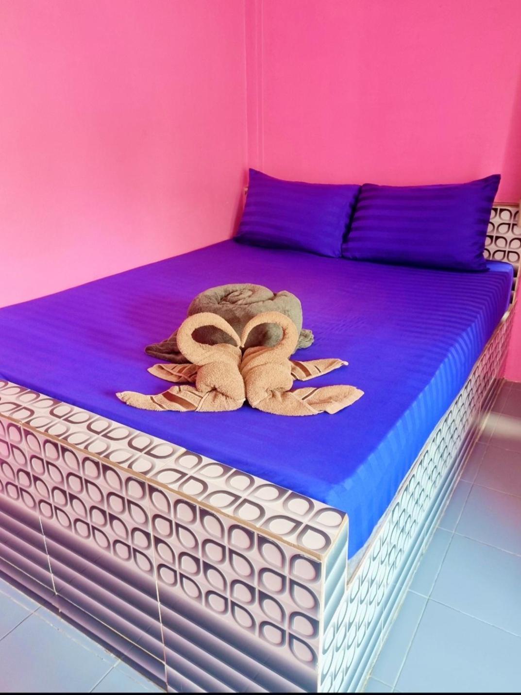 In Love Resort Chai Nat Екстериор снимка